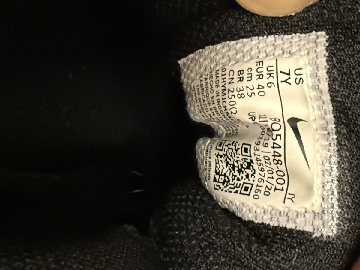 Nike Chaussures hommes: Baskets Nike noires taille standard etat correct – D'occasion à Zürich par Butpiquant 4