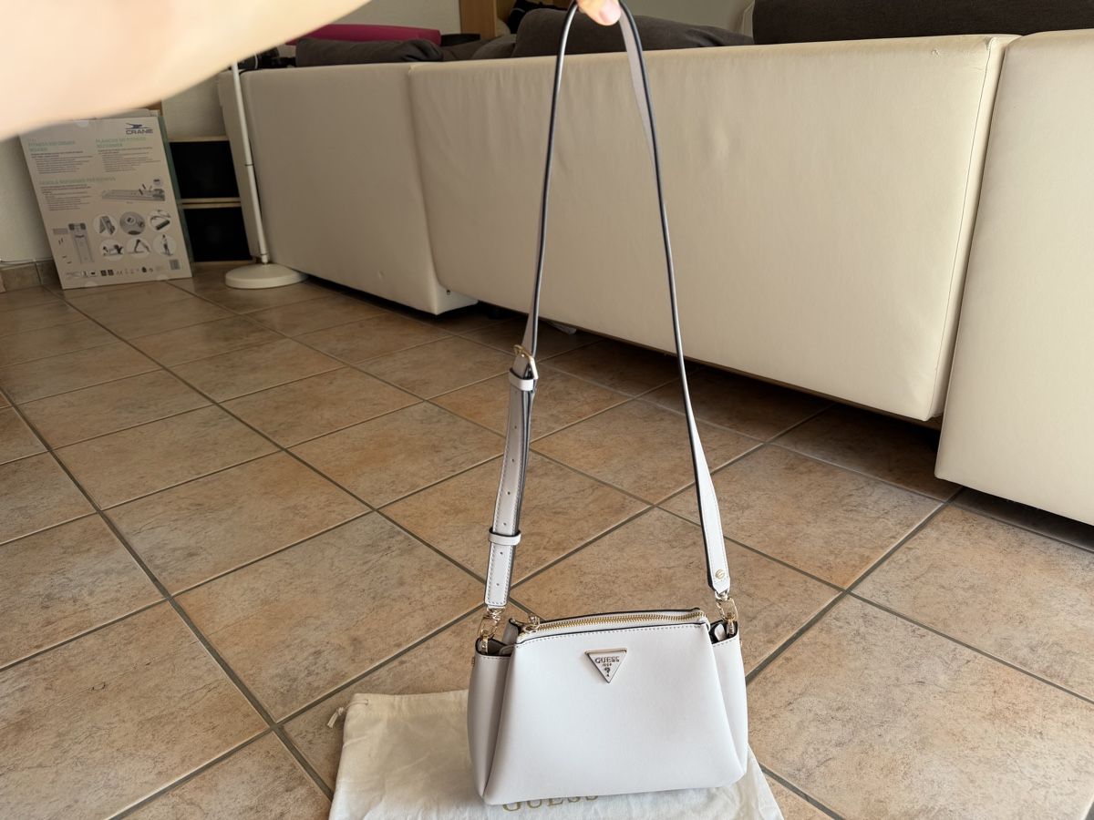Guess Sacs femmes: Sac à main Guess  – Neuf (Voir description) à Founex par Hyrienne 8