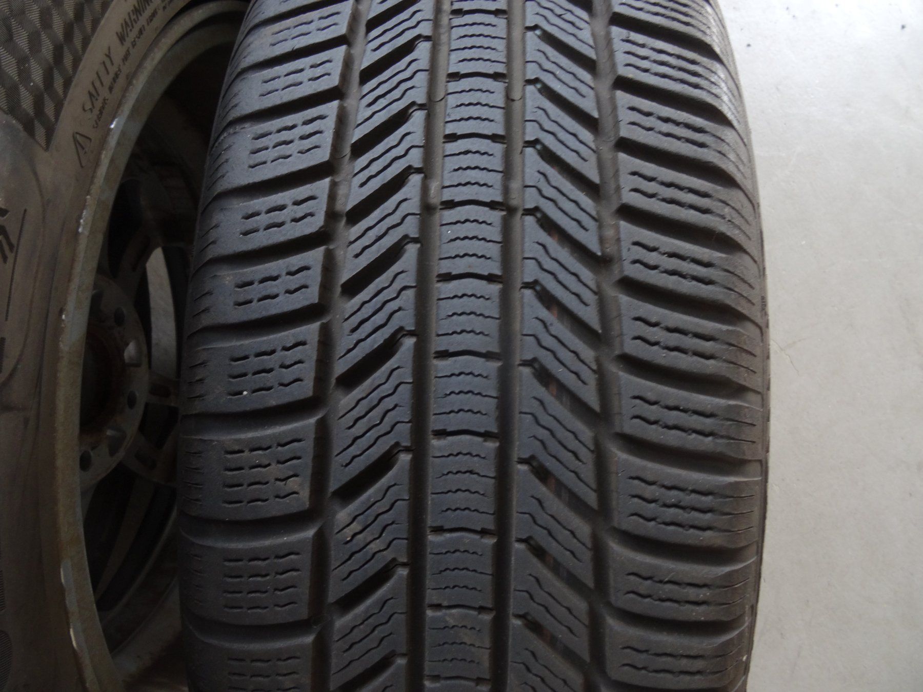 Hyundai Pneumatici & Ruote complete: Hyundai Tucson Winterräder mit TPMS – Usato da Oberrüti venduto da Hardcoretuning 7