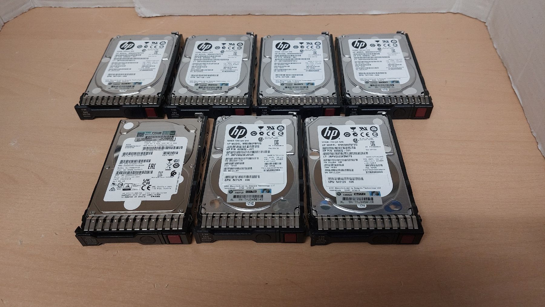 Hewlett Packard Serveurs: 7 x HP SAS 7k2 500GB Server Disk – D'occasion à Hinteregg par Amerizium 1