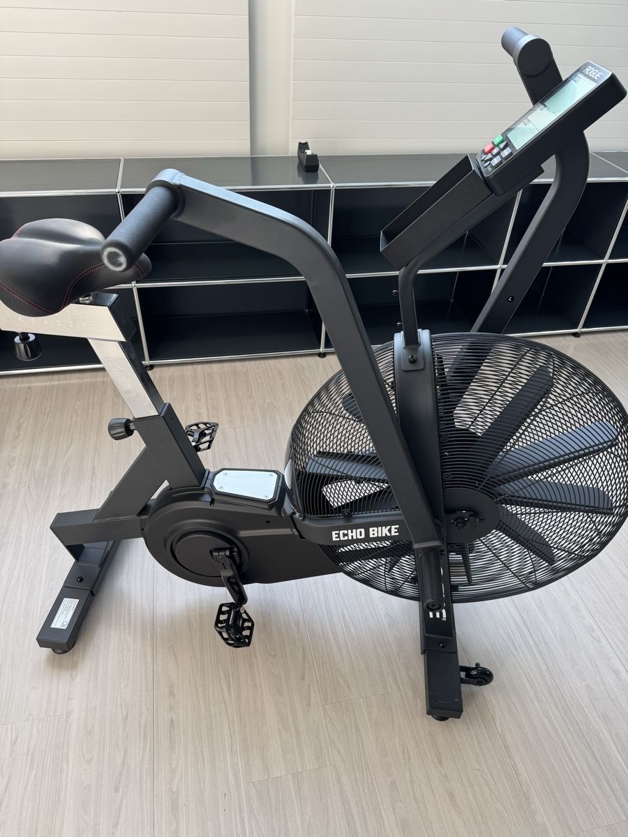 Rogue Hometrainer: Rogue Echo Bike V3 – Gebraucht aus Herrliberg von
