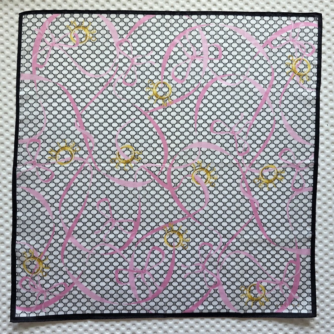 Celine Foulard & Sciarpe: Céline scarf 50 x 50 cm – Nuovo (secondo la descrizione) da Zürich venduto da LIMAR 1