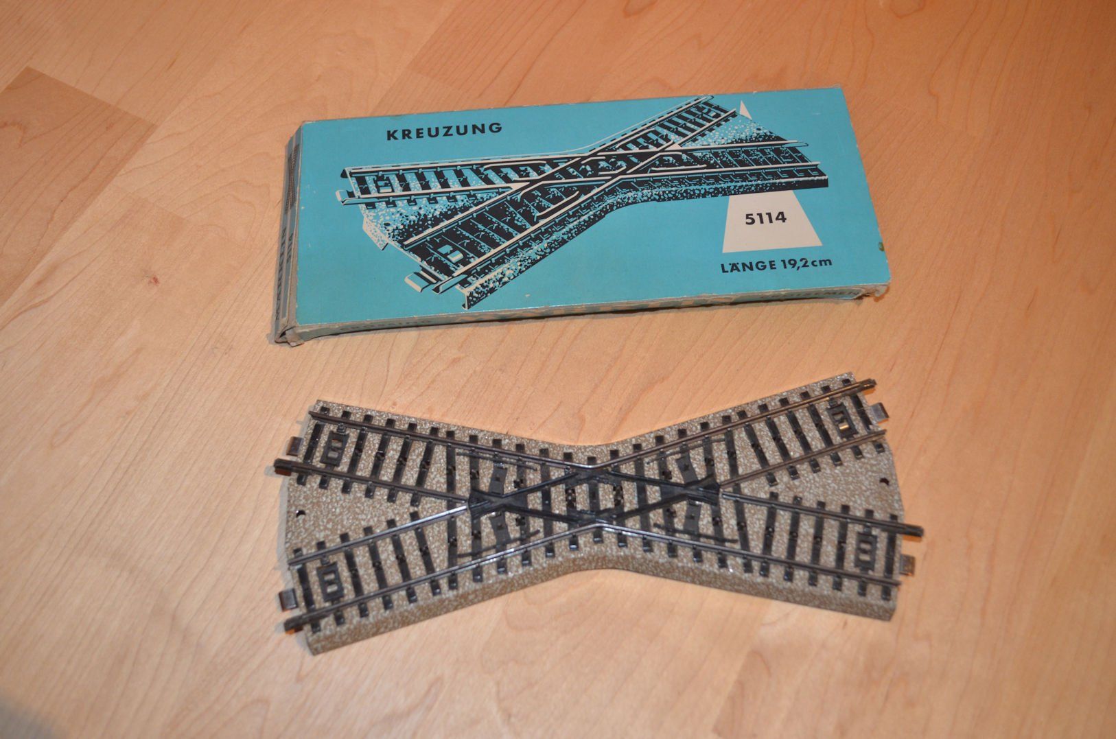 Märklin Modellini di ferrovie: Märklin Kreuzung 5114 – Usato da Cavardiras venduto da WaschBaer56
