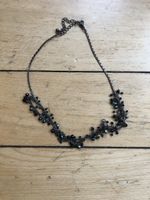 Elegante Halskette, schwarz, mit Perlen – Herbst Schmuck