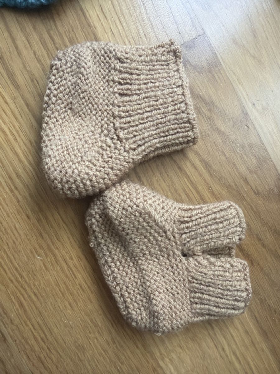 Kleiderpakete & -sets: Hand made 1-3 months winter knitting set – Gebraucht aus Zürich von ana_m6d2 1