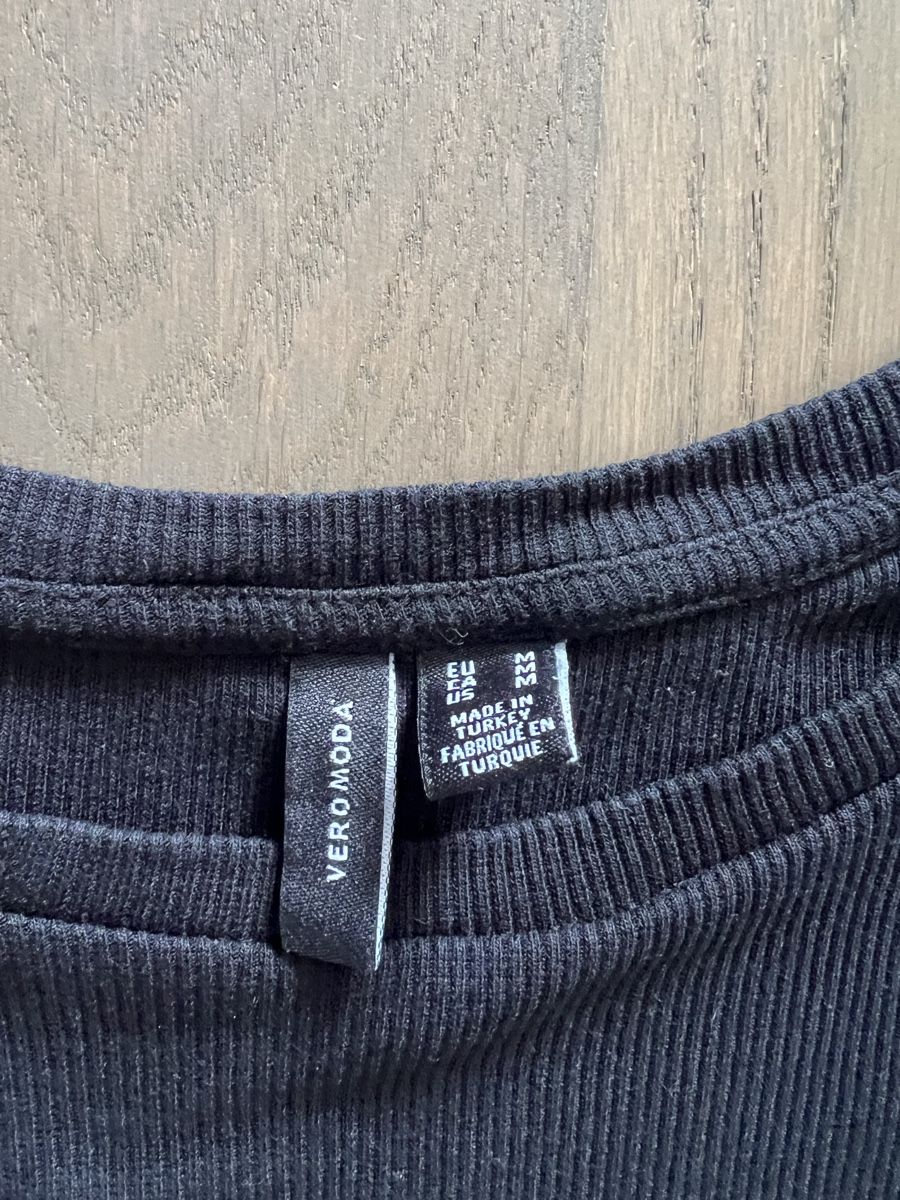 Vero Moda T-shirt: Langarmshirt Vero Moda – Usato da Kriens venduto da Luzernerin_K 3