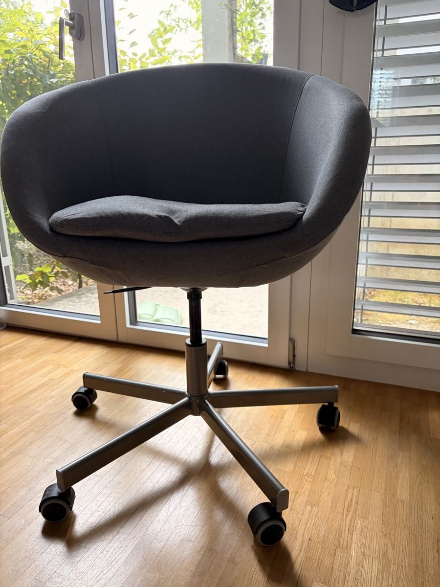 Chaises: Rotating desk chair – D'occasion à Winterthur par bog_5b5c 3