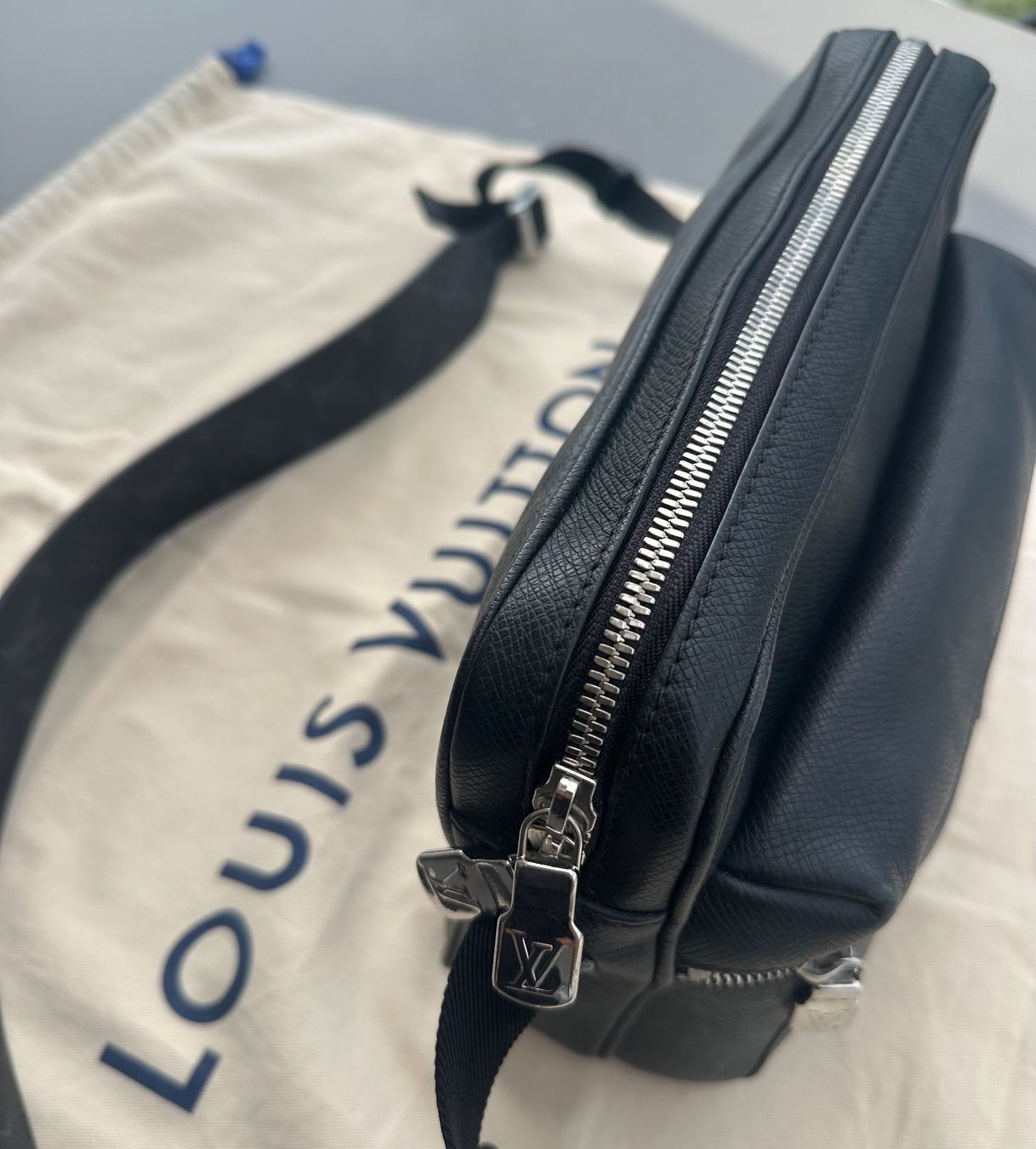 Louis Vuitton Borse: Louis Vuitton Outdoor Messenger Monogram Eclipse – Full Set – Usato da Savièse venduto da JSY__performer 4
