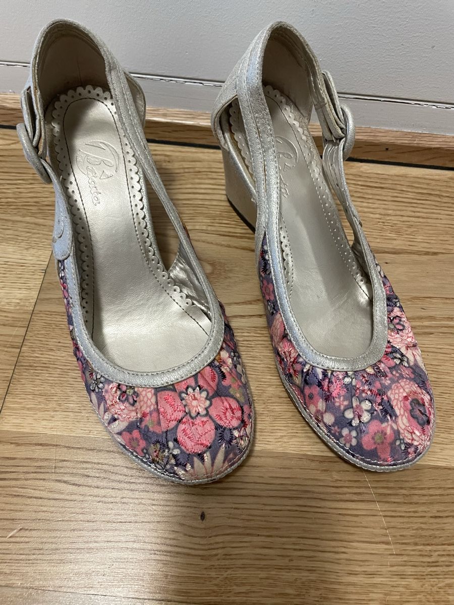 Scarpe da donna: Schuhe Grosse 37 – Usato da Bern venduto da calana80
