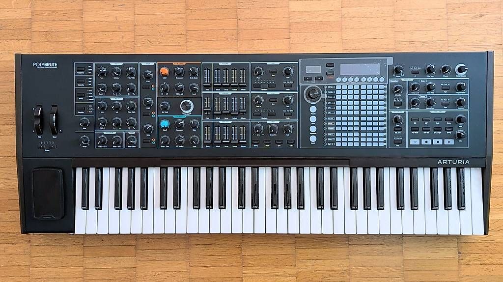 Arturia Strumenti musicali: Arturia PolyBrute Noir mit noch laufender Garantie – Usato da Zürich venduto da ChWu