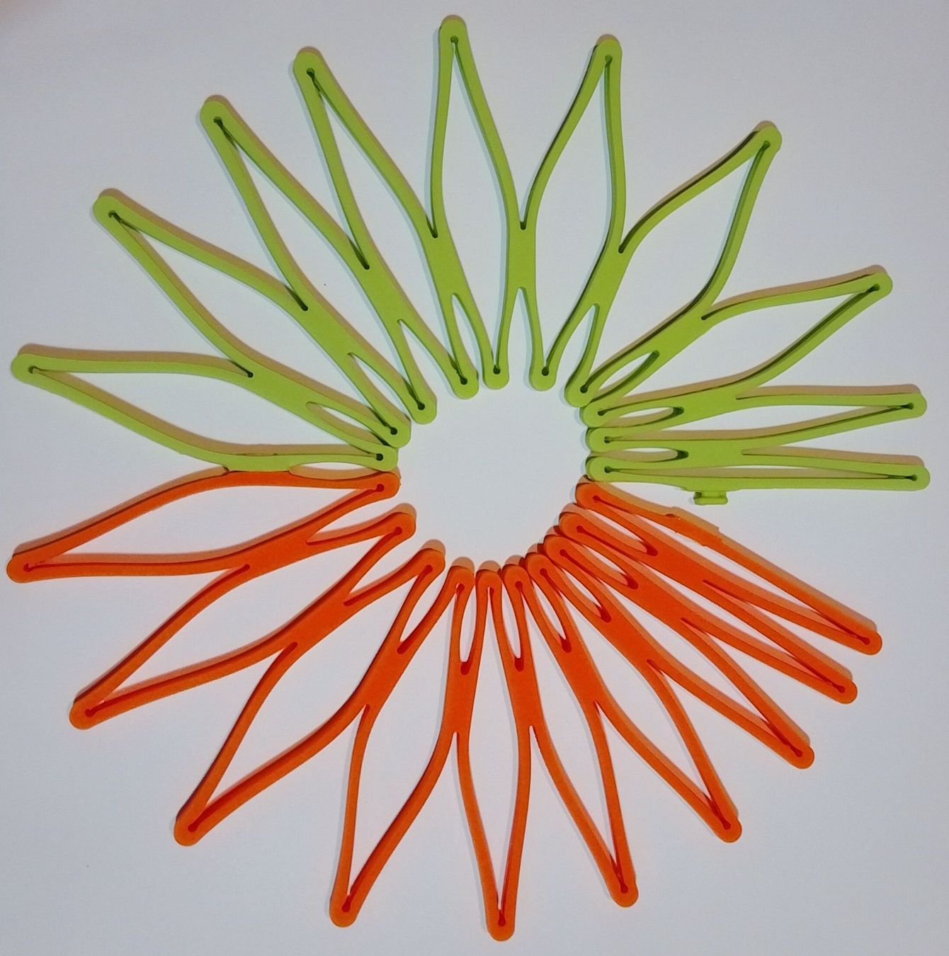 Set di piatti: 4 dessous de plat en silicone - Kochblume – Usato da Lausanne venduto da benjaminternet 6