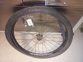 Vorderrad mit Scheibenbremsscheibe, +Schlauch  & neuer 29"