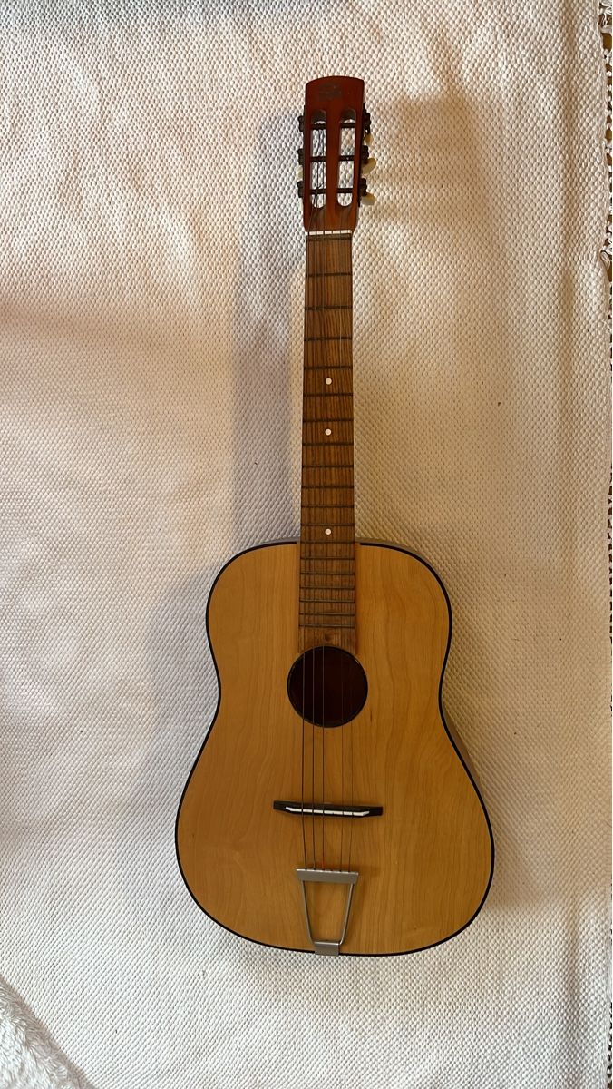 Strumenti musicali: Gitarre für Bastler – Difettoso da Zollikofen venduto da Lunirabe