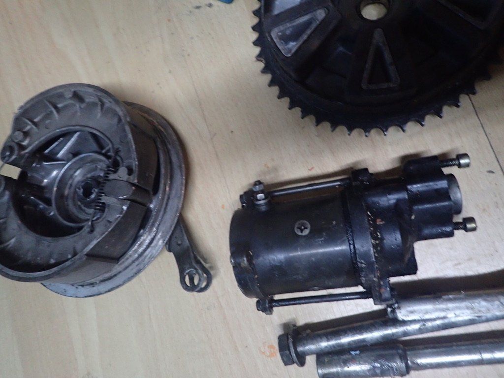 Motori: Cagiva Roadster Ersatzteile – Usato da Uhwiesen venduto da Timtim 2