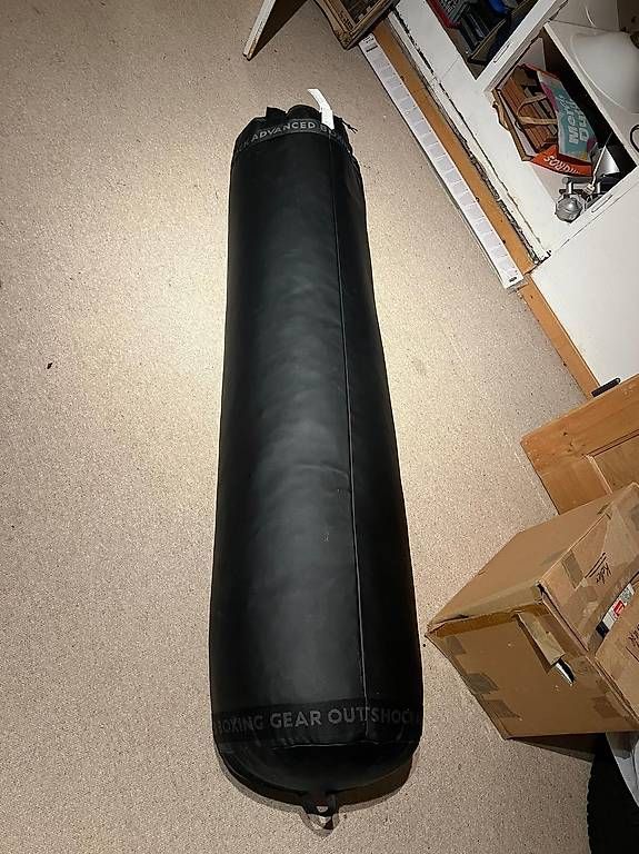 Sacs de frappe: Decathlon OUTSHOCK Punching-Bag 900  – D'occasion à Steffisburg par lan_98b5