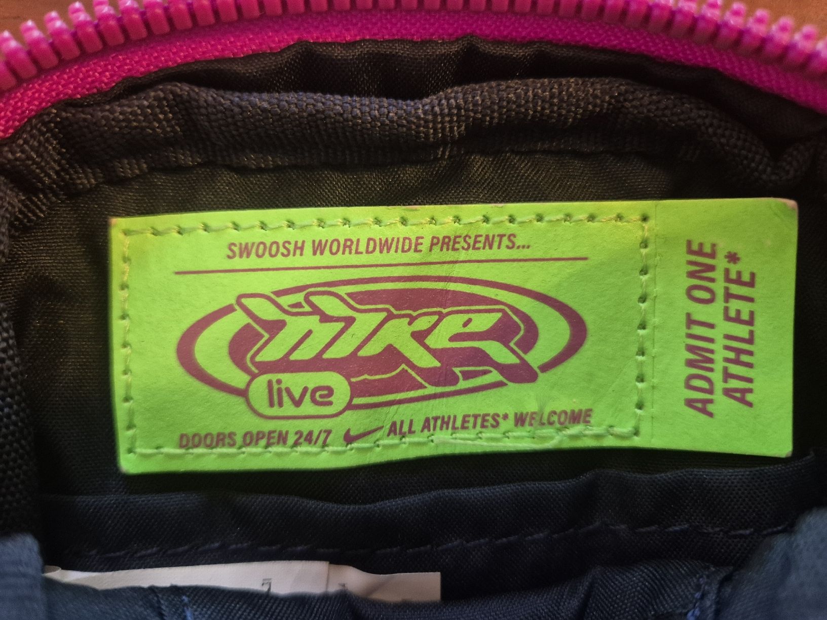 Nike Taschen: Umhaengetasche Nike neuwertig – Neu (gemäss Beschreibung) aus Oberentfelden von Dan_r8jr 2