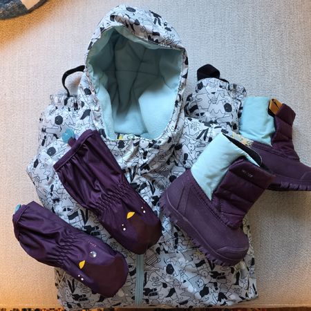 Warmer Skianzug für Baby (24m) + Handschuhe + Schneestiefel