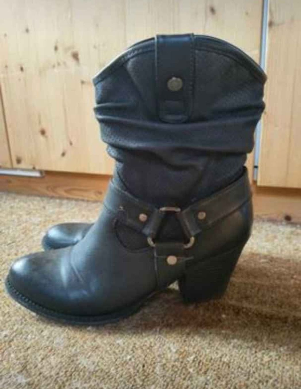 Scarpe da donna: Stiefel Refresh Gr. 38 – Usato da Herisau venduto da lau_w58z