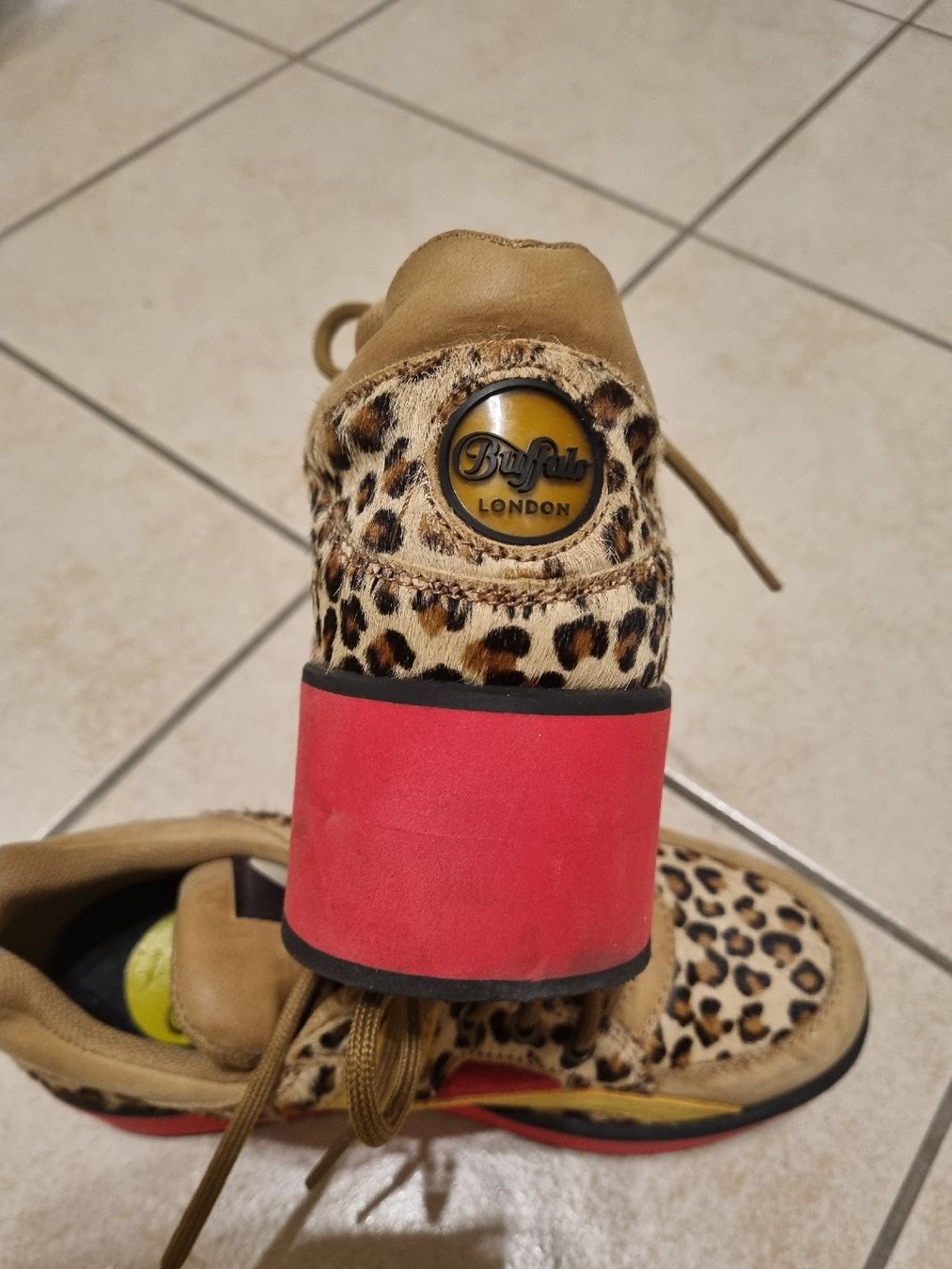 Buffalo Scarpe da donna: Buffalo Plateau Sneaker, Gr. 40, Neuwertig – Nuovo (secondo la descrizione) da Stans venduto da laslabambala 2