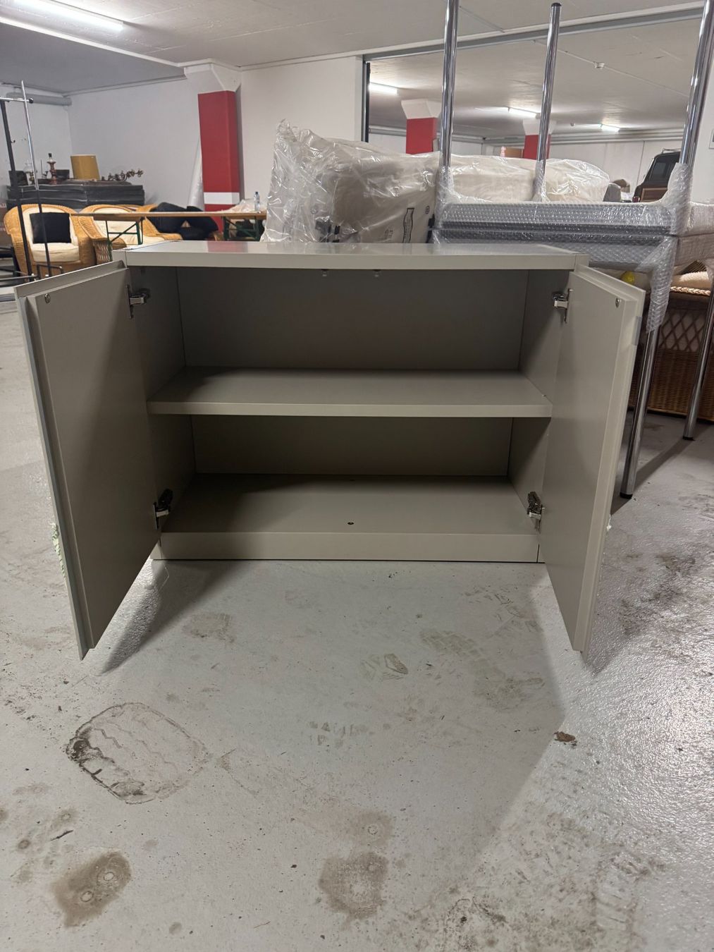 Armadi: Closet / Storage Cabinet – Usato da Gsteig b. Gstaad venduto da Auctionly 1