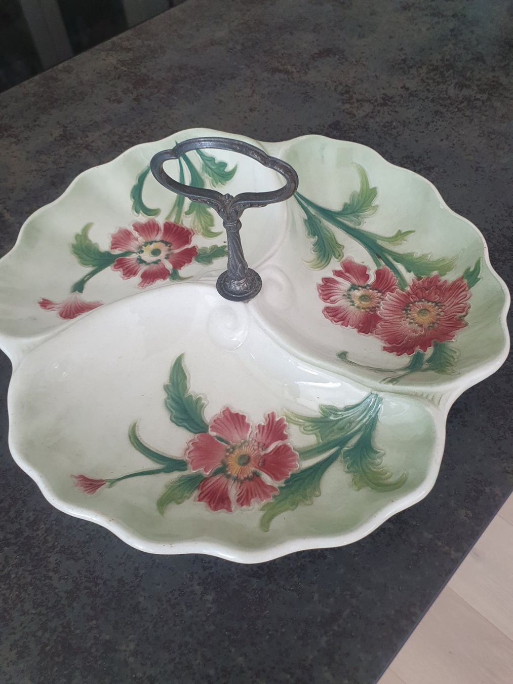 Piatti di portata: Antike Servierplatte mit Blumendekor & Griff, Vintage – Usato da Reinach venduto da 3Guggerli 5