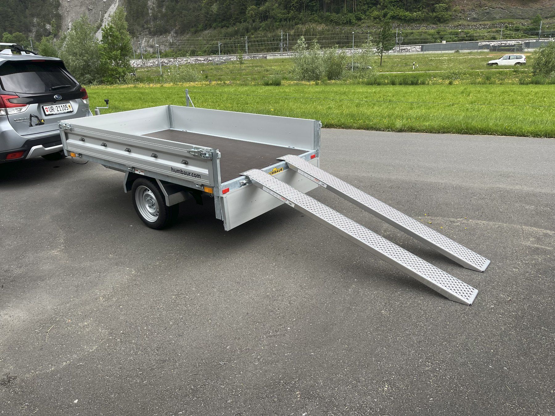 Humbaur Rimorchi: Anhänger mit oder ohne Verdeck 1300 Kg Mieten pro Tag – Usato da Erstfeld venduto da Flexi100. 7