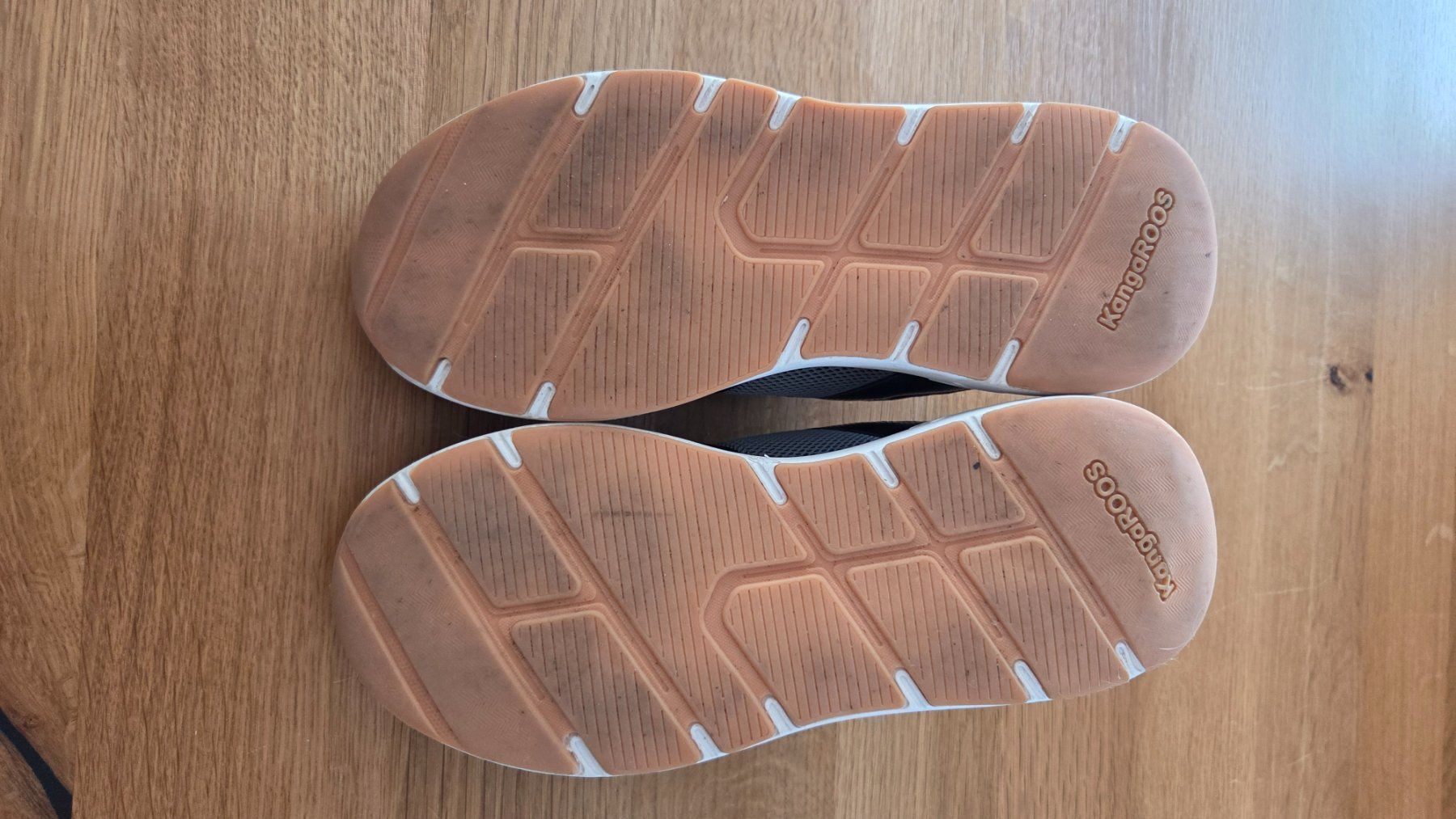 Scarpe per ragazzi: KangaROOS Hallenschuhe Gr34 – Usato da Roggliswil venduto da Crosser17 3