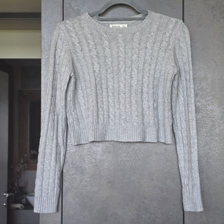 🐸 STRADIVARIUS CROP PULLOVER XS (eher S M) ZOPFMUSTER GRAU