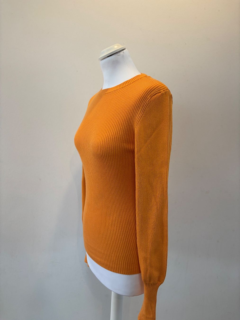 Tops: Pull manche longue orange taille XS – D'occasion à Petit-Lancy par vic_k6tl 3