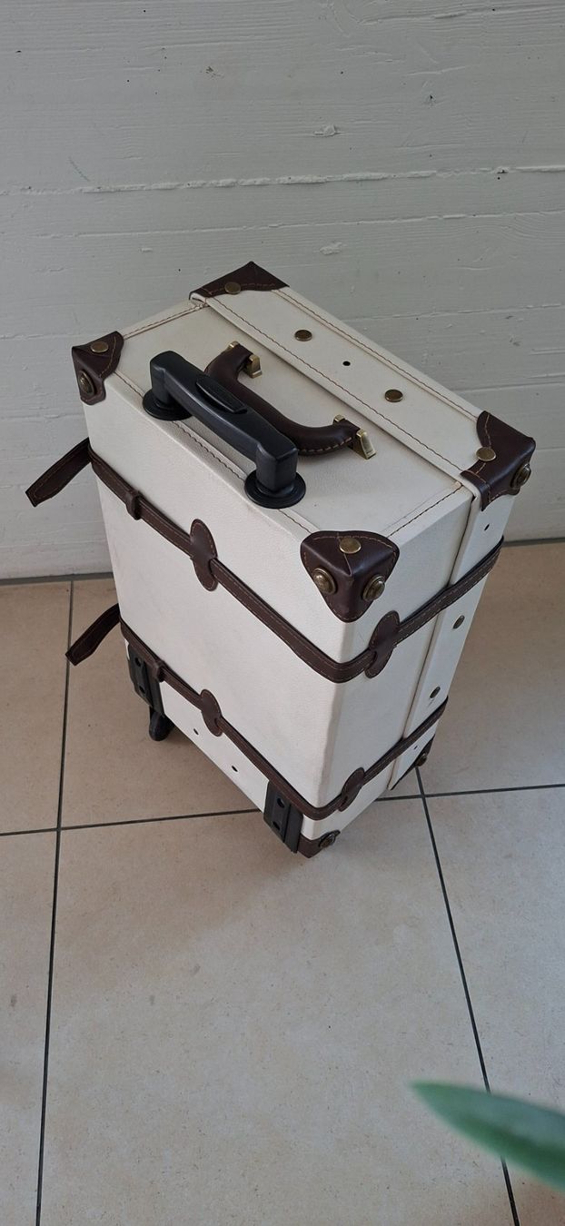 Valigie: Retro Punk Roll Koffer Weiss/Braun – Usato da Alpnach Dorf venduto da Kessy4 1