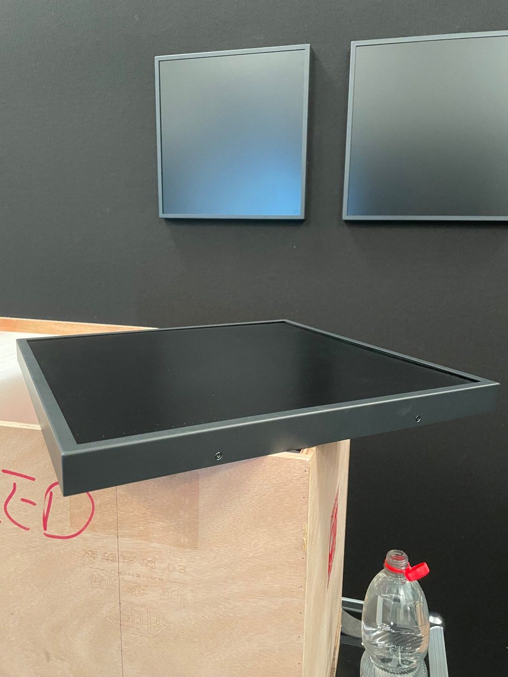 Monitor: Quadratischer Ausstellungs-Bildschirm mit Android OS – Usato da Zürich venduto da MUDACO 1