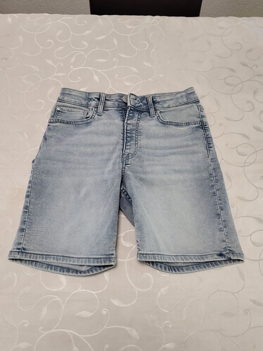 H&M Pantaloni: Bermuda Jeans Shorts Gr. 152 von H&M – Usato da Brüttisellen venduto da kikaninchen79