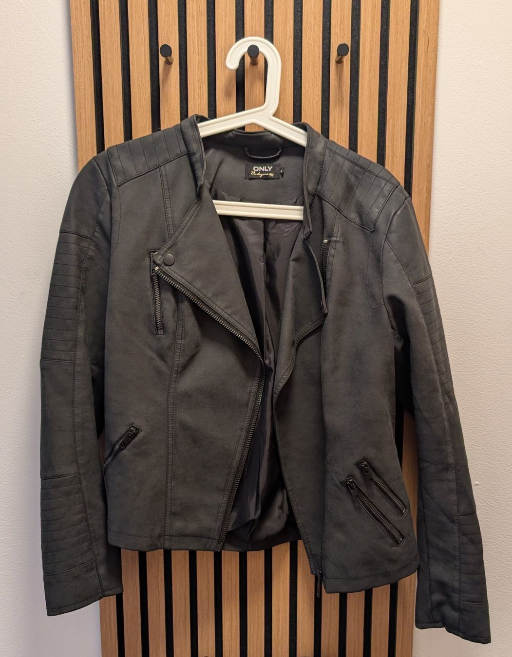 Only Giacche: Only Kunstlederjacke – Usato da Zermatt venduto da pinky025