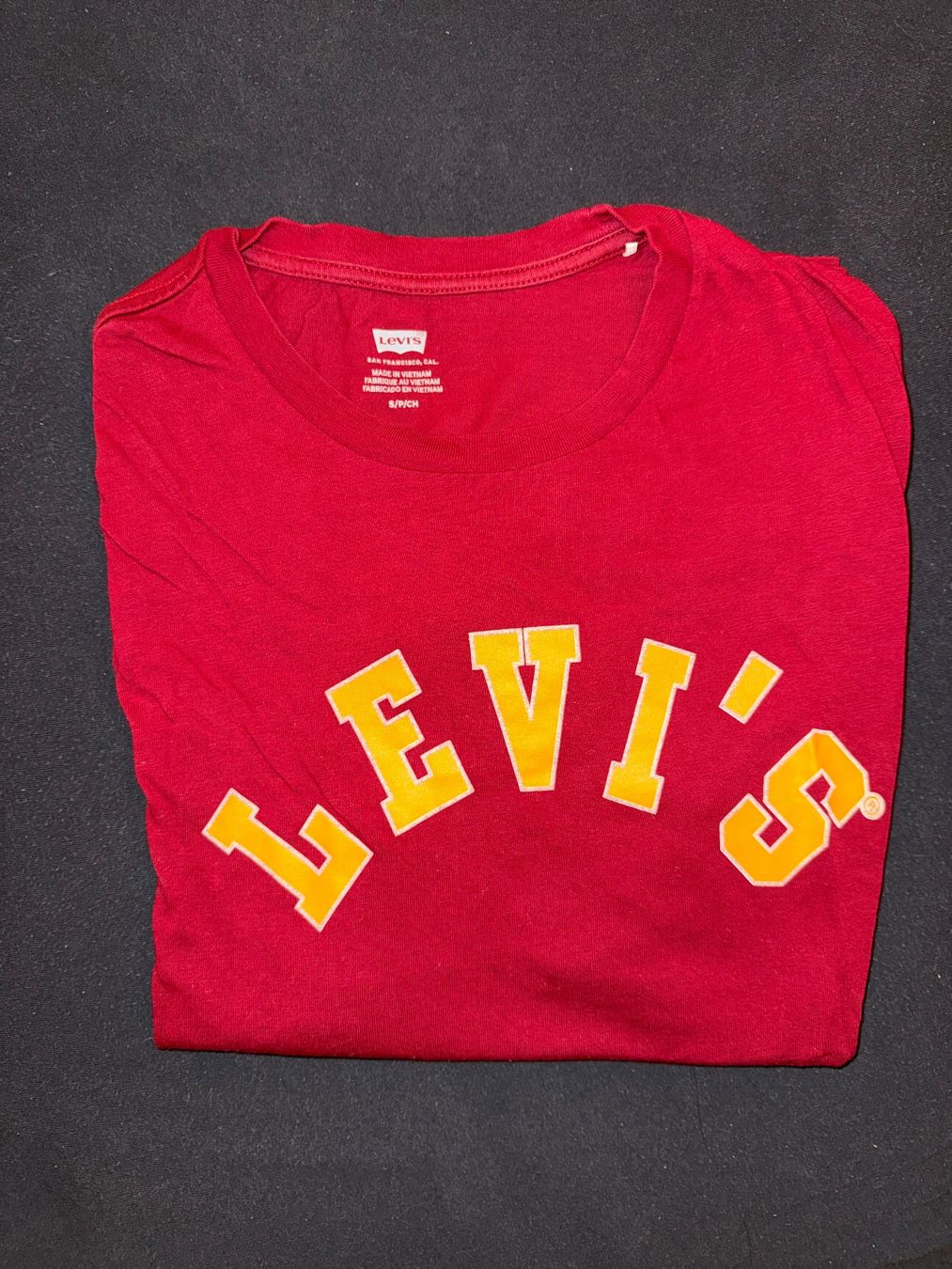 Levi's T-shirt: Levi's Men S T-Shirt – Usato da Uhwiesen venduto da joelgiger