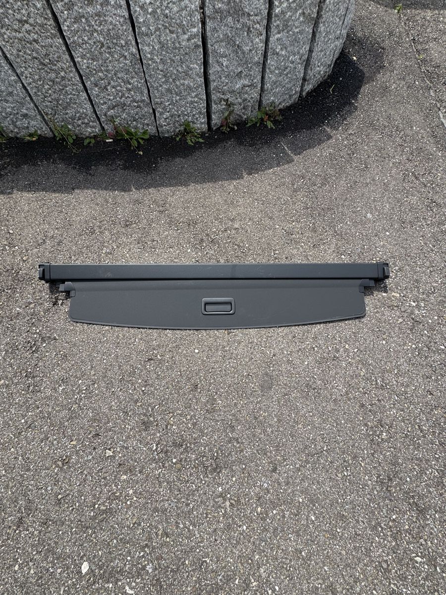 Volvo Tutti pezzi di ricambio auto: Original Volvo xc90 Gepäckraumabdeckung – Usato da Fislisbach venduto da PR-Trade 1