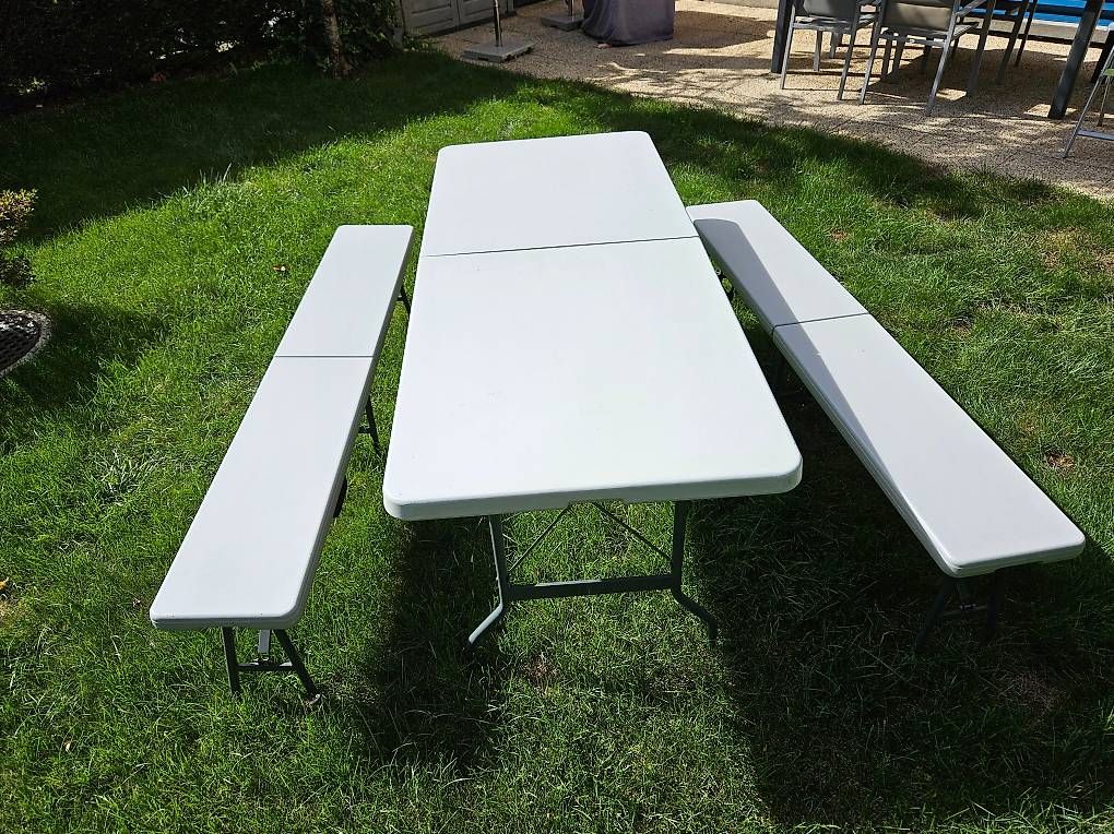 Tavoli: Table de pique nique pliante avec bancs – Usato da Onex venduto da Rduquette 2