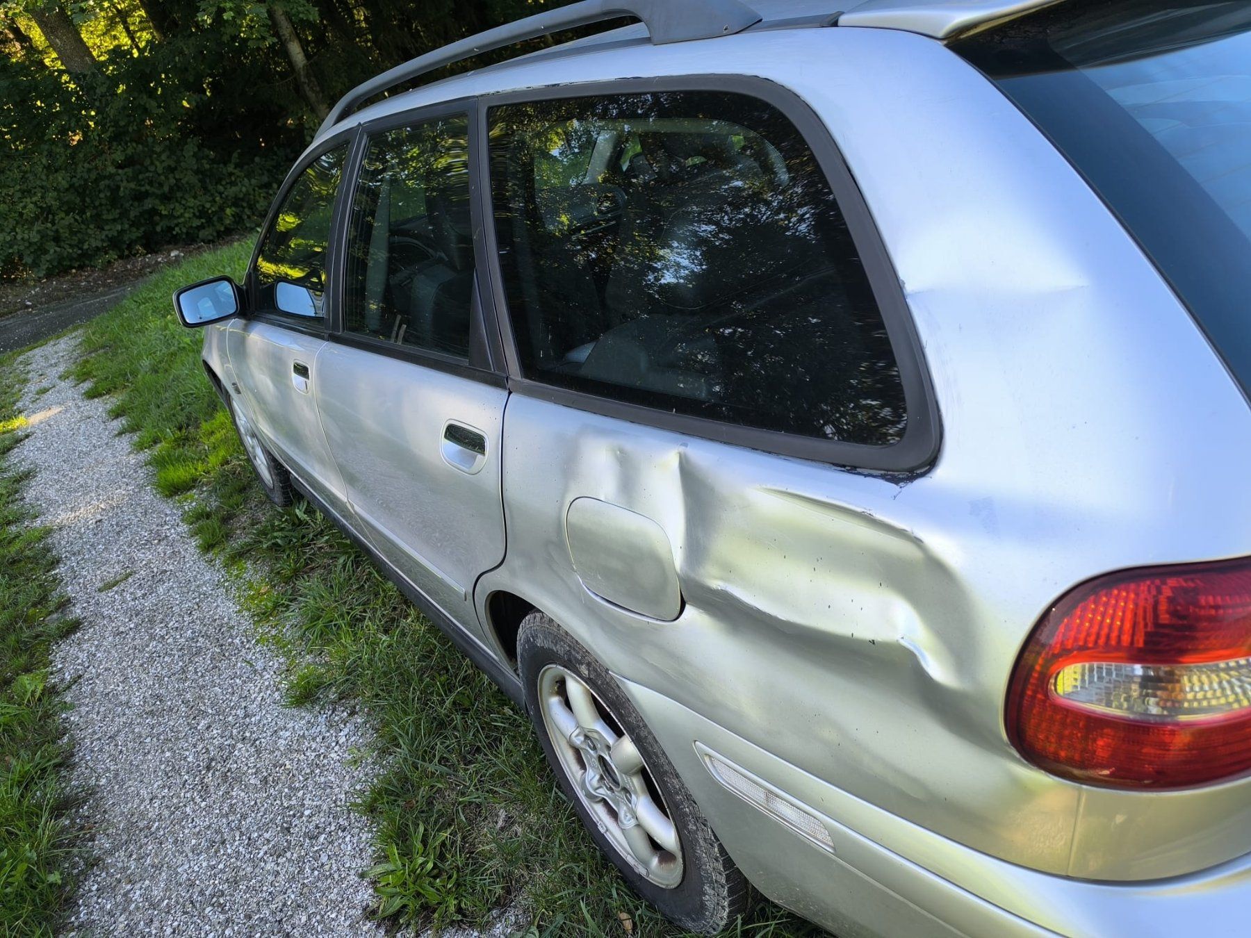 Volvo Automobili: Volvo V40 1.8 – Usato da Guggisberg venduto da Bmaegerli 7