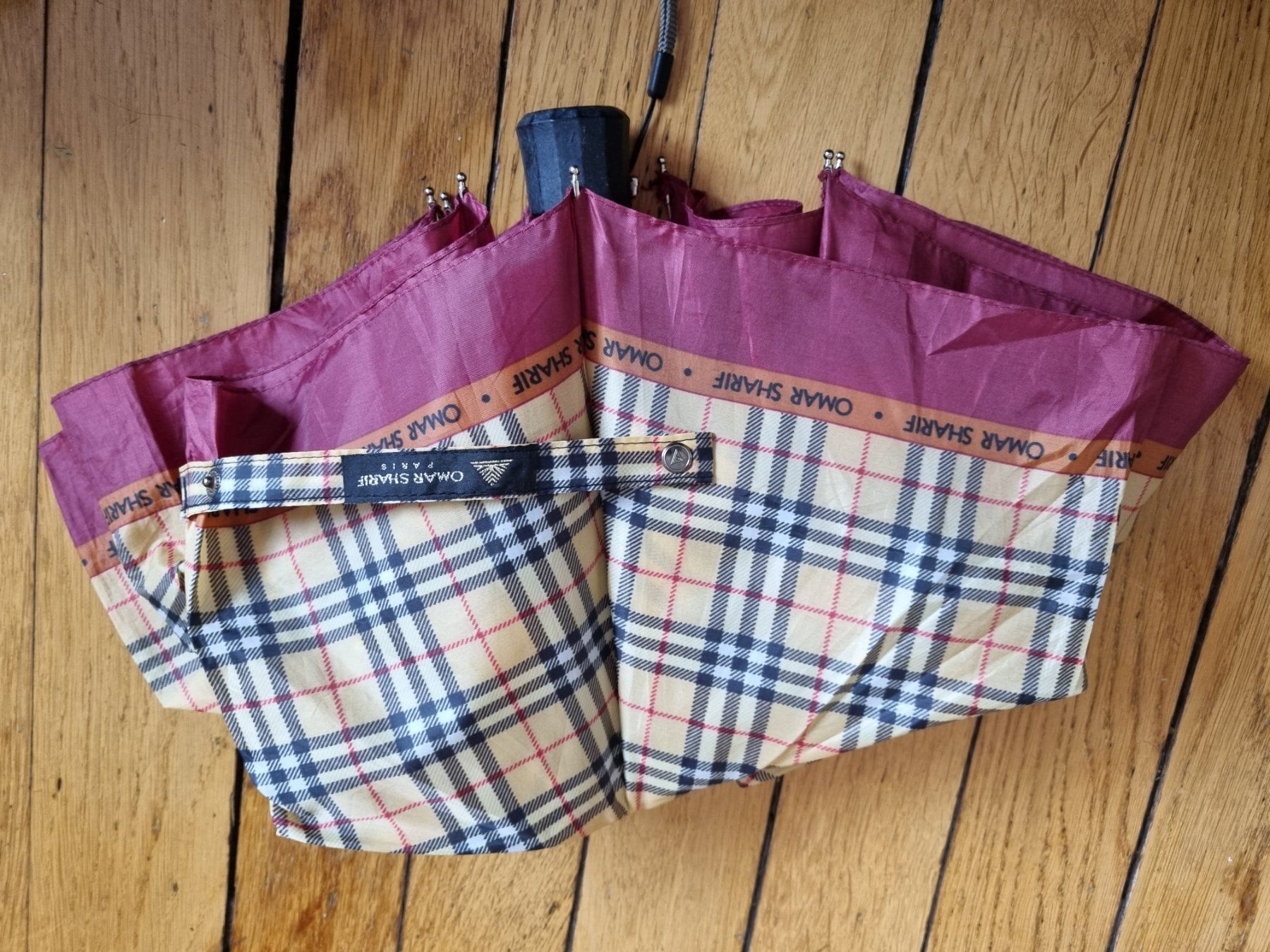 Regenschirme: Omar Sharif Taschenschirm, klein, handlich – Gebraucht aus Schaffhausen von Leveron13 3