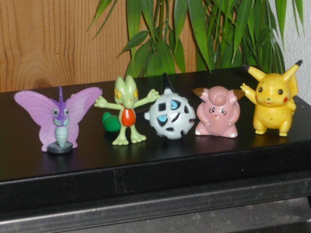 Pokémon Figuren: POKÈMON 5 STK. – Gebraucht aus St.Gallen von Anso