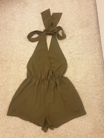 Combi-short d'été,38, kaki, dos nu, très bon état, polyester