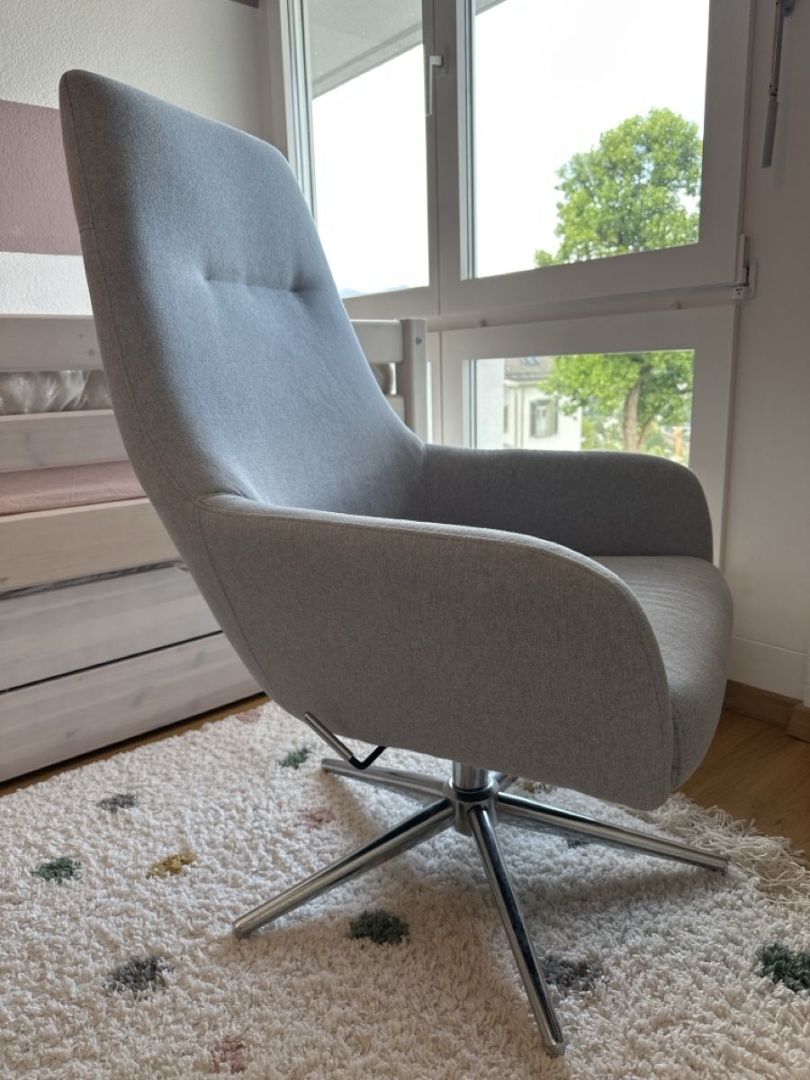Fauteuils: Soffsessel grau mit Ottoman – D'occasion à Luzern par Tsimont 3