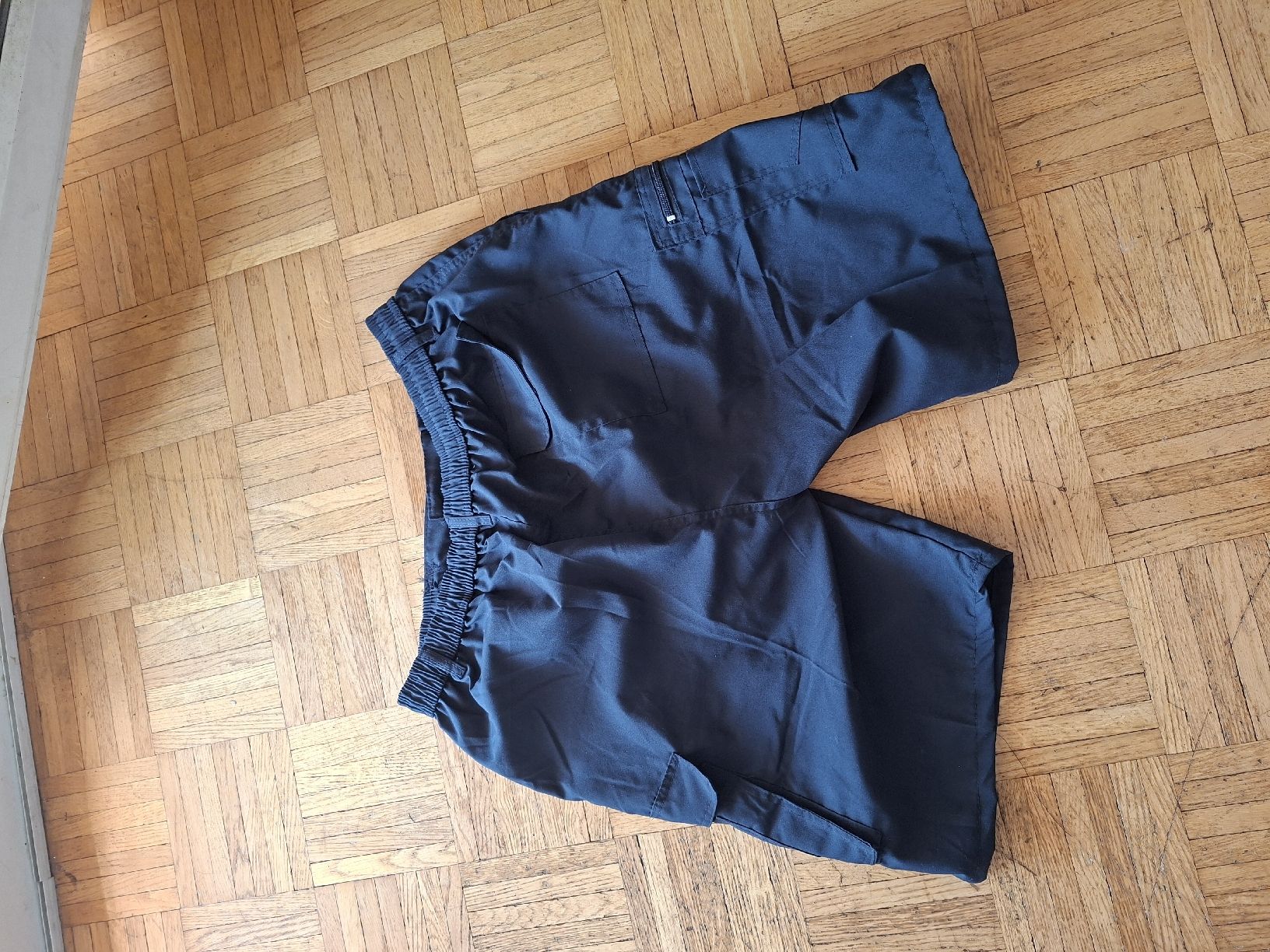 Lotti di vestiti: short – Nuovo (secondo la descrizione) da La Sarraz venduto da Mbeatles 4