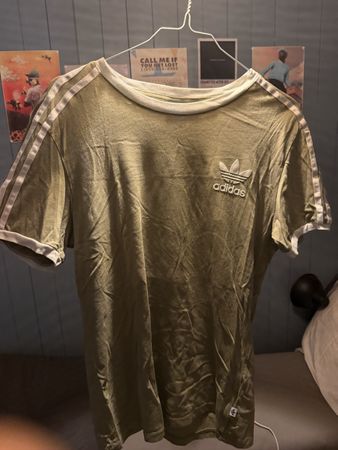Adidas T-Shirt grün Grösse XS guter Zustand