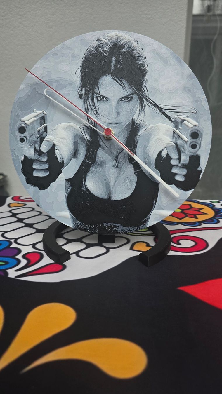 Tutte le decorazioni: Tombraider Lara Croft Wand Tisch Uhr – Nuovo (secondo la descrizione) da Winznau venduto da banditgsf 4