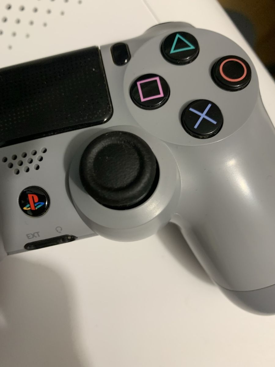 Sony Console: PlayStation Dualshock 4 20th anniversary edition – Usato da Zürich venduto da Gani 1