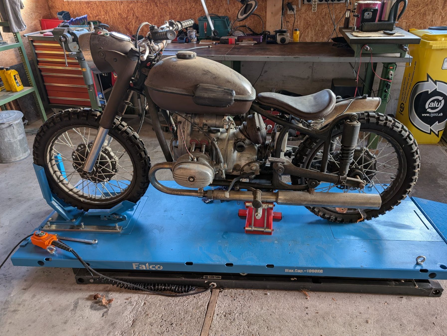 Ural Seitenwagen: Ural 650 ca. 1974 – Defekt aus Hinwil von Maxman02