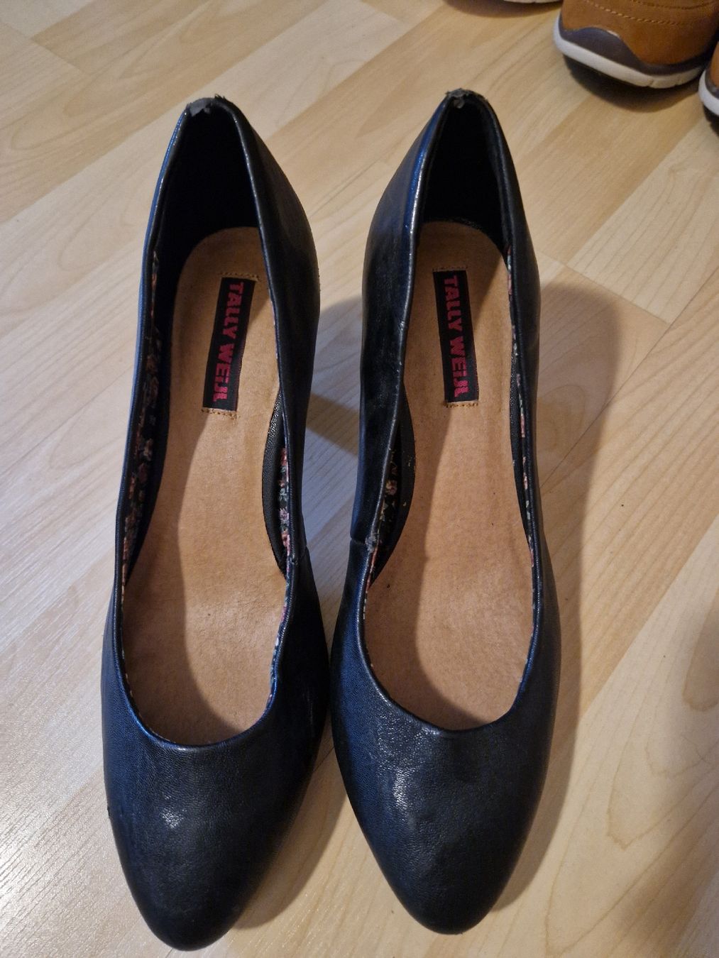 Scarpe da donna: Damenschuhe Grösse 40 – Usato da Aarburg venduto da augenschmaus8