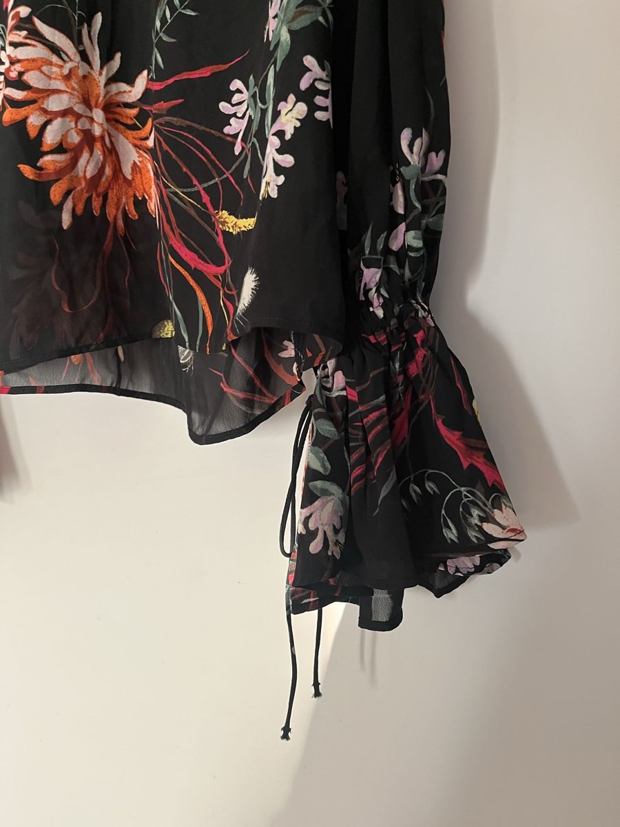 H&M Blusen: Elegante Bluse mit Blumenmuster, Grösse S, neuwertig – Neu (gemäss Beschreibung) aus Zürich von MariaSusanne 3