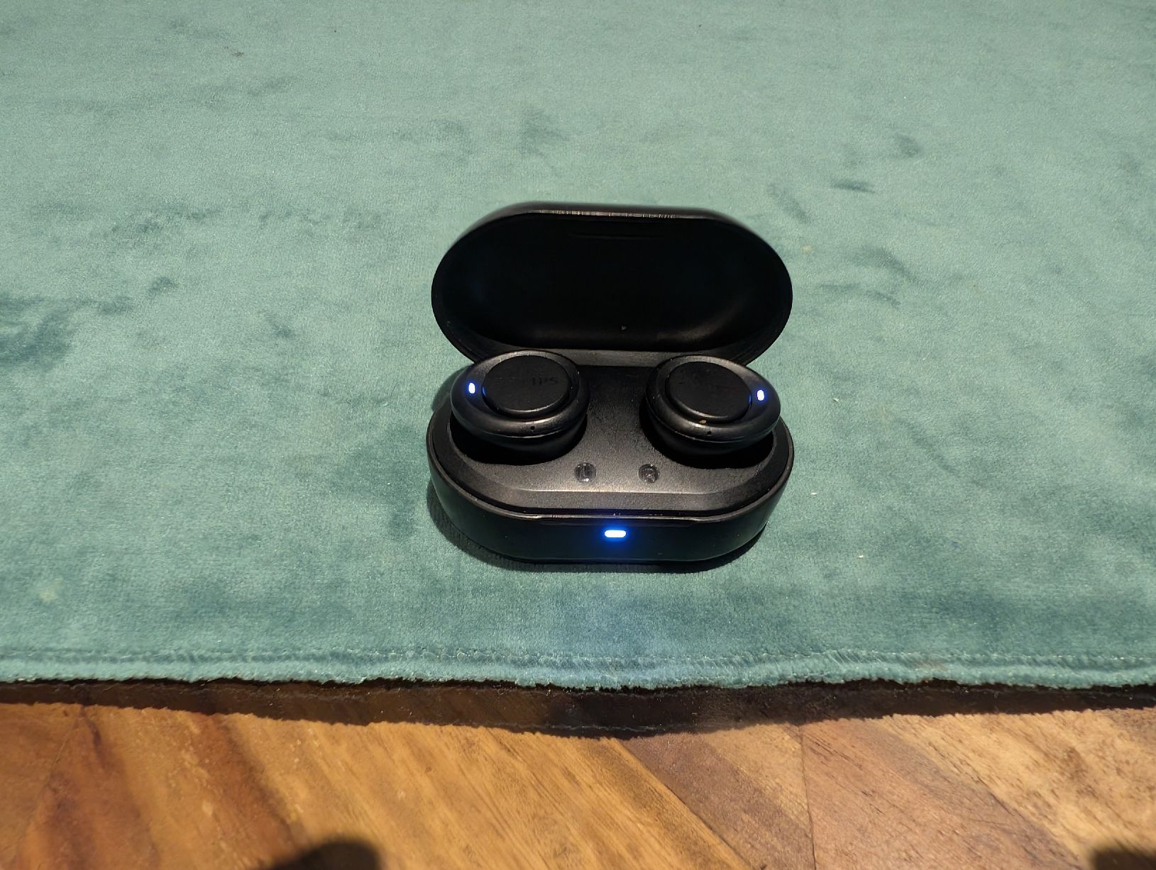 Philips Cuffie: Philips True Wireless Earbuds mit Ladecase – Nuovo (secondo la descrizione) da Staffelbach venduto da Gaetano.CH 2