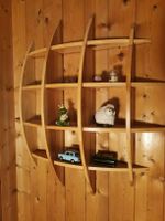 2 Holzregale, rund, steckbar